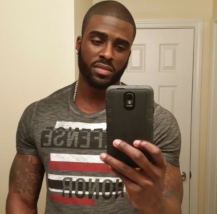 sjcollegeboi:  tastyblkman2:Travis Cure.. all that dark meat… :P