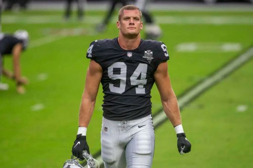 giantsorcowboys: Making History!️‍Carl Nassib – First Openly Gay Man To Debut In An NFL Game! And Wh