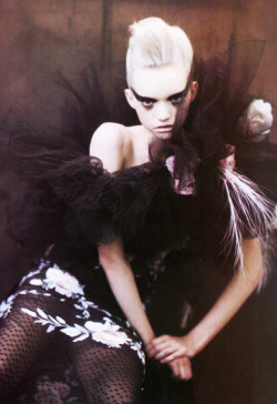 meiselmuse:    Gemma Ward /Vogue Italia March 2004 “Just Enchanting” by Paolo Roversi