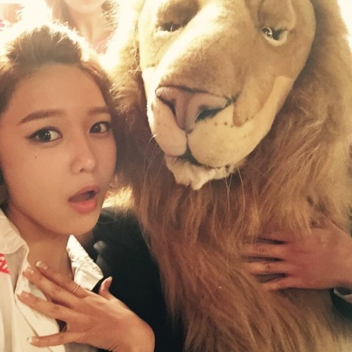 fy-girls-generation:hotsootuff: selfie with #LionHeart #Dday #GG #snsd ✌❤