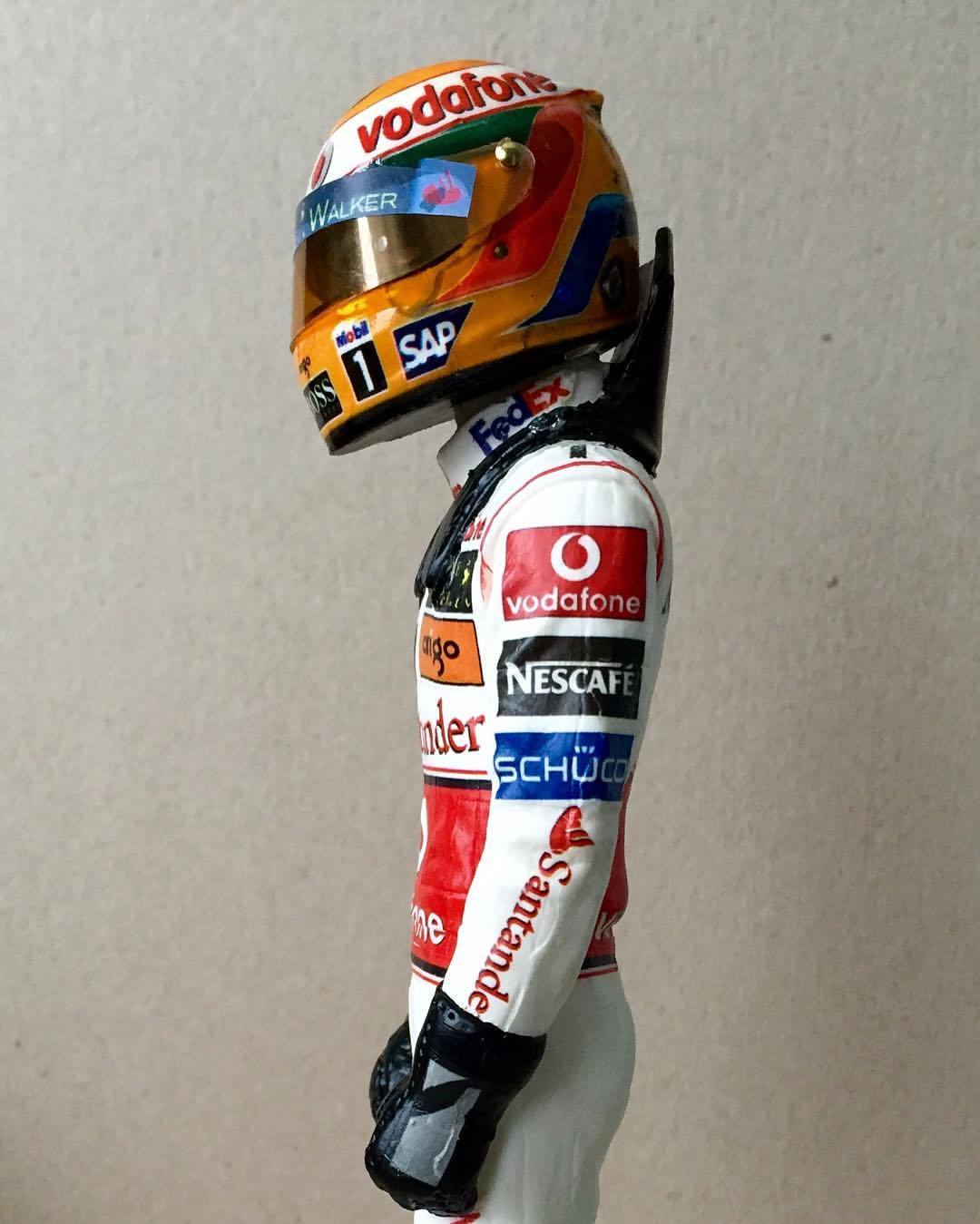 F1 Scale Model Figure 1 8 Lewis Hamilton 2008 Wip Helmet