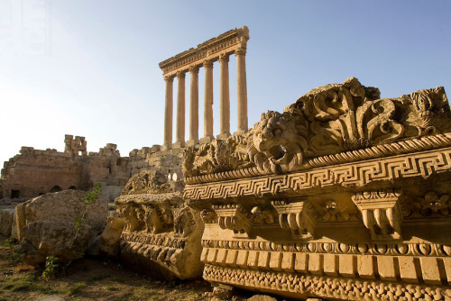 labenon:Roman Ruins of Baalbeck, LebanonThe massive 23m high columns of the Temple of Jupiter stand 