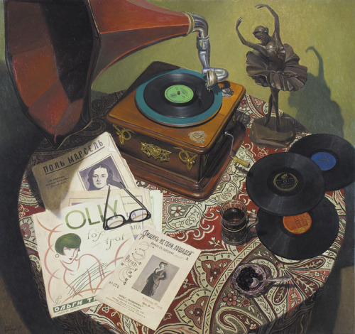 Still life with a gramophone   -   Kubarev Philipp VyacheslavovichRussian, b.1969-Oil on canvas. 76 