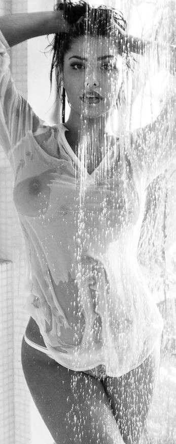 girlxthrobbing:🖤🖤