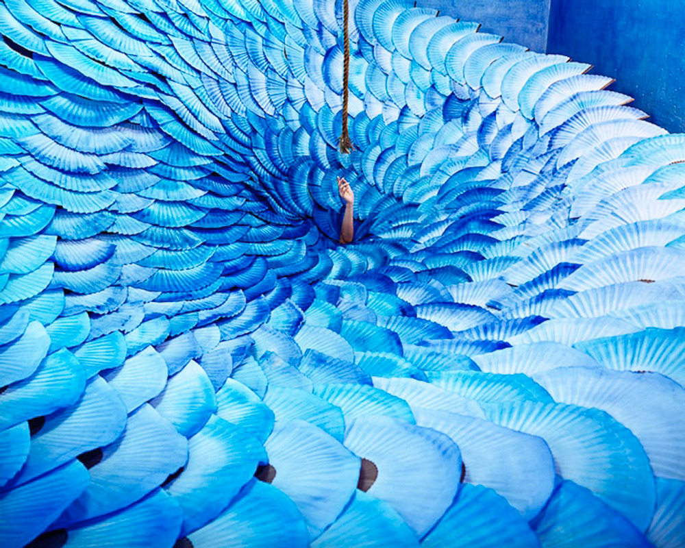 red-lipstick:  Jee Young Lee (South Korean) turns her tiny studio (roughly 12 feet