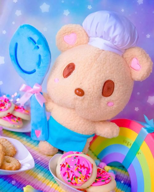 So Chef Bear actually HOLDS his SPOON!!! There was an option to order a spoon accessory with him, an