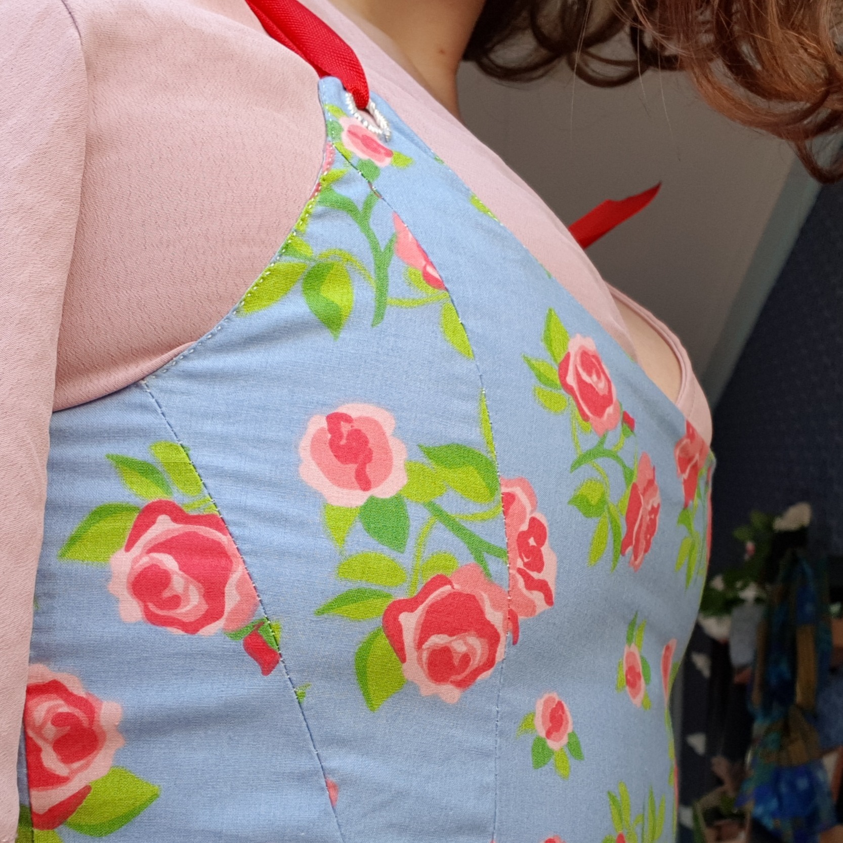 verysecretlykinky:verysecretlykinky:Oh! By the wayyyy! While I wasn’t feeling well I started a sewing project to keep me doing positive things and it turned out so well! Would you all like to see??I made a corset!!!!! Completely by hand and without