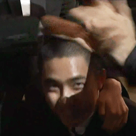 bigspoonkyungsoo:kyungsoo’s head rubs!!!! ft. chinguline