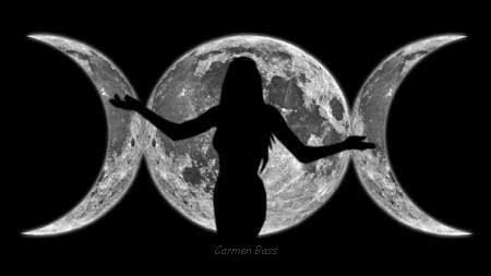 justbeingnamaste:  “Moonlight floods the whole sky from horizon to horizon;How much it can fill your room depends on its windows.”   ~ Rumi~ 