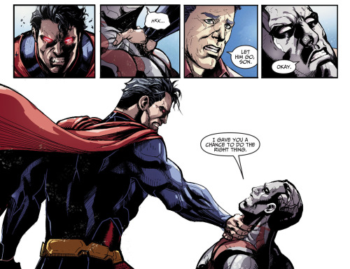 towritecomicsonherarms:  Captain Atom vs Superman  Injustice: Gods Among Us #32