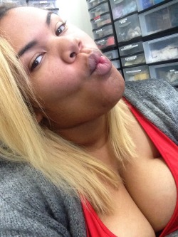Baqash:  Msdymonddiva: Being Cheeky…Did You See My Cleavage?  I Guess I’ll Get