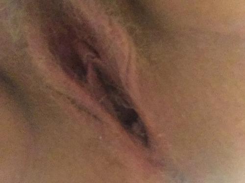 againagainwedoitagain:  My slutty little pussy! Still horny even though I made myself squirt this afternoon😭  Y