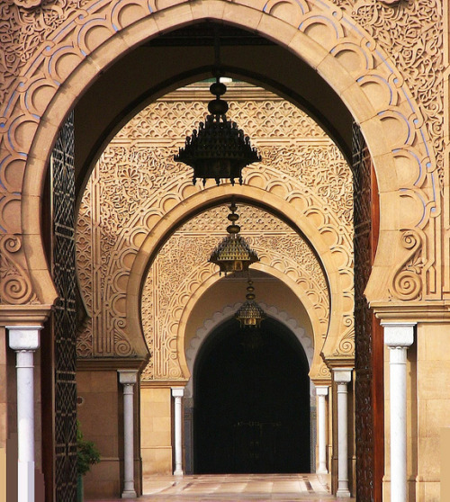 Arches of the Royal Palace in Rabat, Morocco (by roba66).