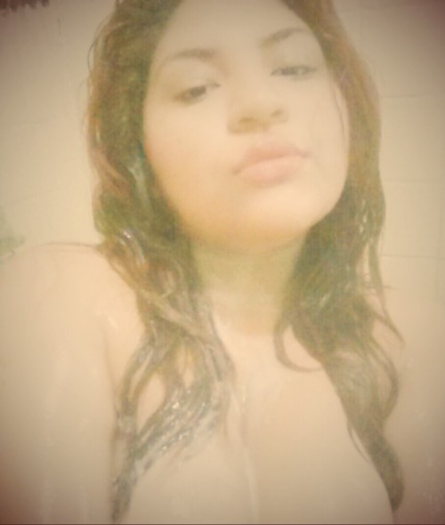 brownsugar-trishal: Let’s take a shower  :* besitos