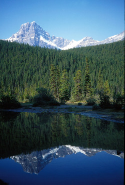 etherealvistas:  Waterfowl Lakes - Banff (Canada) by Mono Andes 