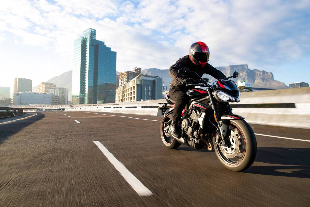 <p><a href="https://www.spartanmotorcyclecouriers.com/manchester-courier-service.php">https://www.spartanmotorcyclecouriers.com/manchester-courier-service.php</a><br/></p>