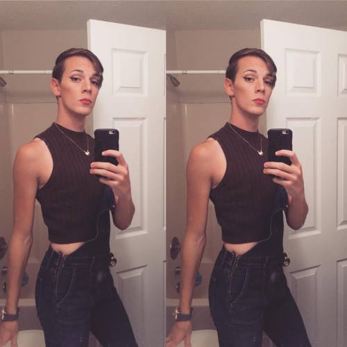 gandalfblue:  annemarieandlovingit:  Killin it. #nonbinary #genderqueer #lgbtq #lgbt #makeup #queen 