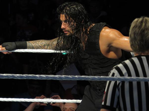 krazikins:  believeindeanambrose:Roman reigns credit goes to https://twitter.com/lunaticfr1nge