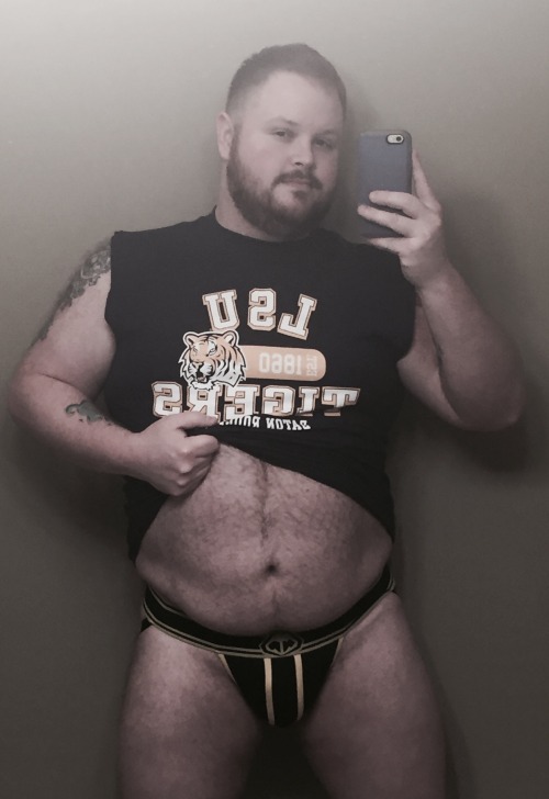 babybehr85: Got this new workout shirt while I was home for Christmas so I thought I’d see what you 