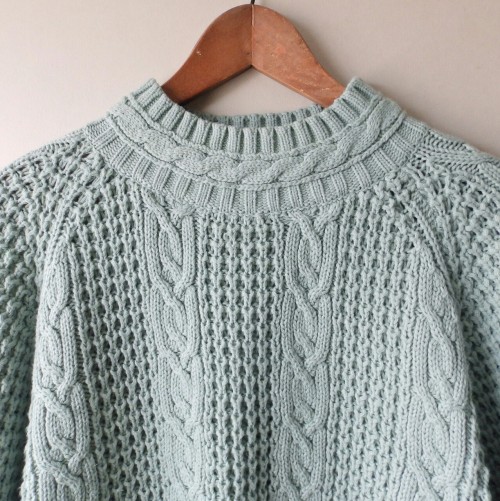 littlevisionsthrift:80s chunky cable knit sweater. Size MLittleVisionsThrift.etsy.com