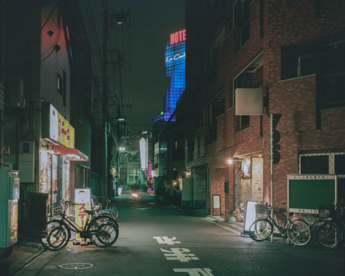 Franck Bohbot (French, b. 1980, Longjumeau, France) - From Tokyo Murmurings series - Japan, 2015  Ph