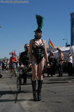 rryder-50:  Ponygirl in Public (SanFrancisco)