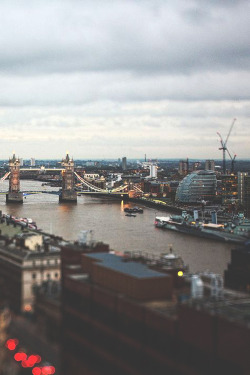 styleclassandmore:   infamousgod:  London