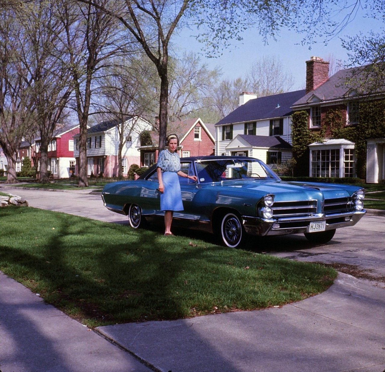 solo-vintage:  Out With The Old….In With The New Wilmette, Illinois Fall 1964 &amp;