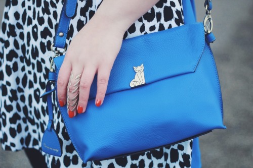 ball-of-wool: Cobalt blue and leopard in a new outfit post on www.adventuresofananglophile.com