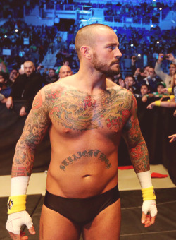 yougottalovewwe:  WWE Abs #25  I love this