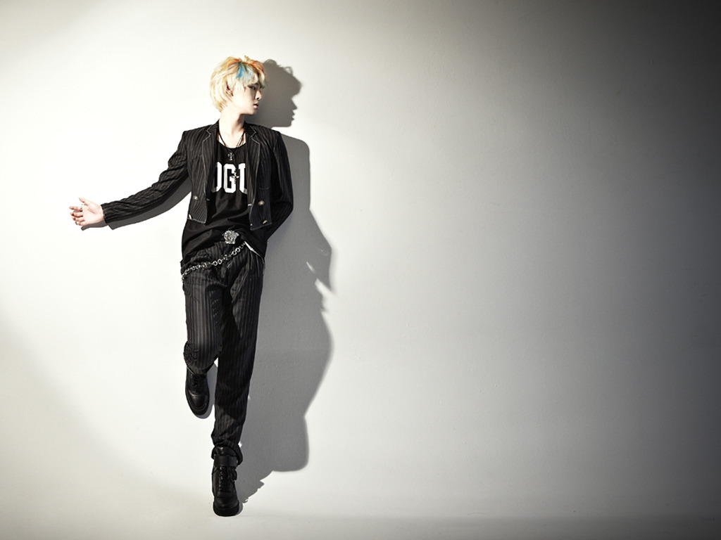 fyeahmrmrmiso:  [PIC] MR.MR 1st Mini Album Jacket Cut -Ryu- Cr: Fancafe 