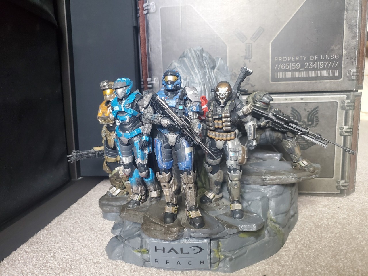 Halo Reach Noble Team Legendary Limited Edition Statue 2010 NOT COMPLETE