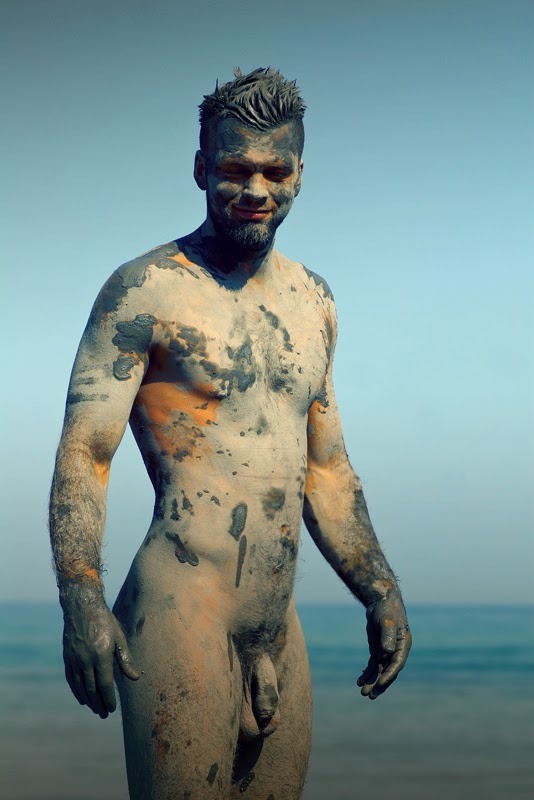 garelee:  sexy, muddy &amp; hooded