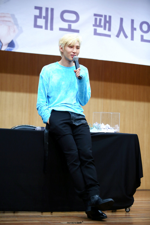 officialrovix:190622 Leo @ Myeongdong Fansign | © Favorite Taek