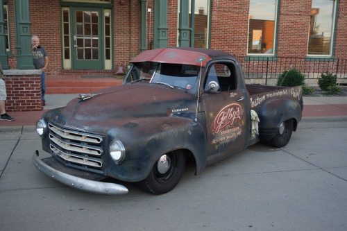 taylormademadman: Studebaker Pickup  https://www.flickr.com/photos/greggjerdingen/collections/72157683417587331