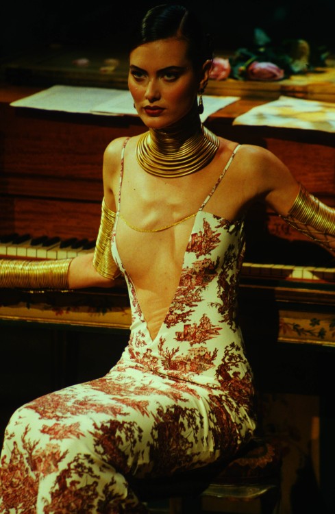 a-state-of-bliss:Shalom Harlow @ Christian