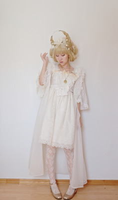 victorianme:  We had a moon-themed rooftop meet to celebrate the upcoming Mid-Autumn Festival! I decided to do something crazy and be a moon fairy ;w; Dress is Angelic Pretty’s Katrina, everything else is vintage/offbrand 