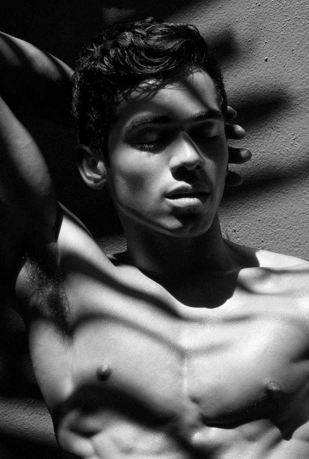 gensdezabulon:  Omar Sanjurjo by Ryam Anthonysource : homotography