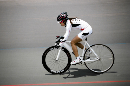 mybikeremindsme: #LadyBiker wears a skinsuit well