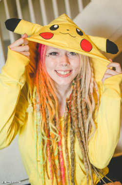 zivity:  Mewes in I Choose You! by Ellisia Gotta catch ‘em all! :) See the full set of 31 photos on Zivity! 