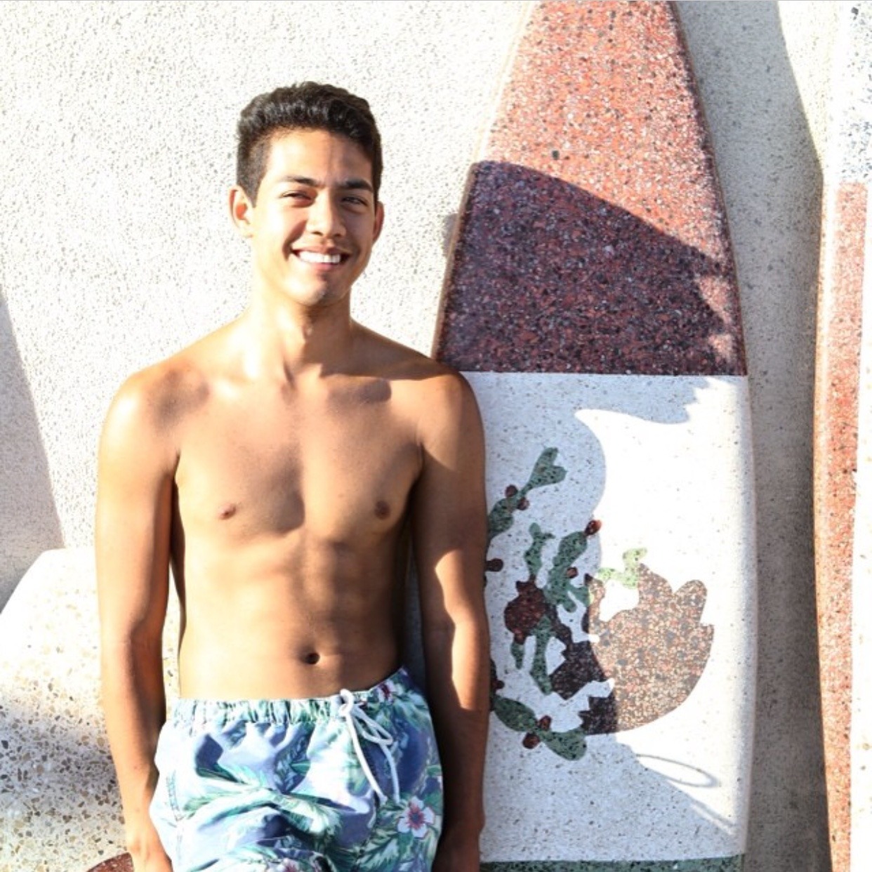 letmetakeadicpic:  Nothing better than a guy showing off what he’s got! If you’d