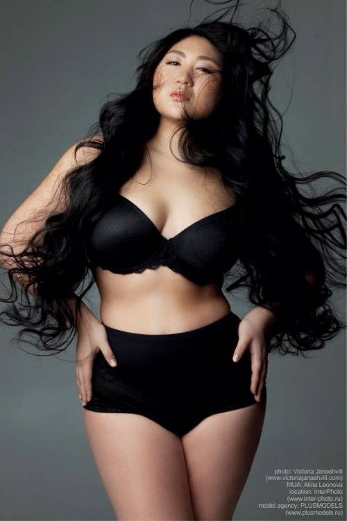 russianfamouscurves:  Russian plus model Flora Kim  jesus yes.