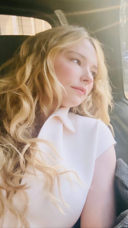 HALEY BENNETT on her way to the Dior Couture Show

➡️ January 20, 2020 #haley bennett#instagram#2020#hbennettedit#flawlessbeautyqueens#thequeensofbeauty#breathtakingqueens