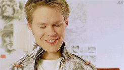kibvmkim:  Justin’s smiles through the seasons  ↳ Season 4  