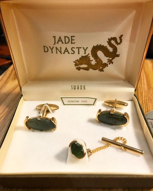 How amazing is this dead stock set of cufflinks and tie tack by Swank? Jade Dynasty. $125. In store 