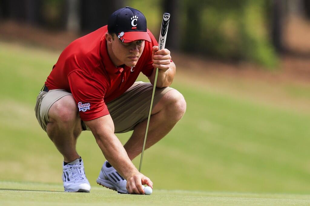 J.K. Schaffer looks hot even while playing golf!!! Other JK Schaffer posts: http://hothungjocks.tumblr.com/search/JK