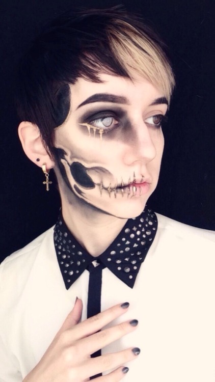 spencerofspace:  Golden ghoul 🌙 he/they