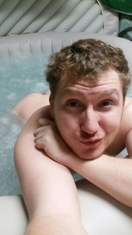 tallfry36:  Hot tub anyone?