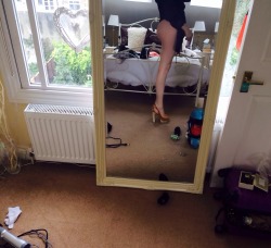 heartoutofhand:  My legs and bum look killa in these heels lets not joke around here  There can be no doubting it your legs and bum definitely look amazing in this picture so amazing in fact that it calls for an encore ;)