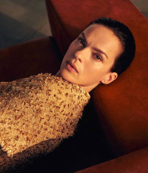 Elise Crombez in Vogue Spain February 2019Ph: Bjorn Iooss Style: Juan CebrianHair: Co